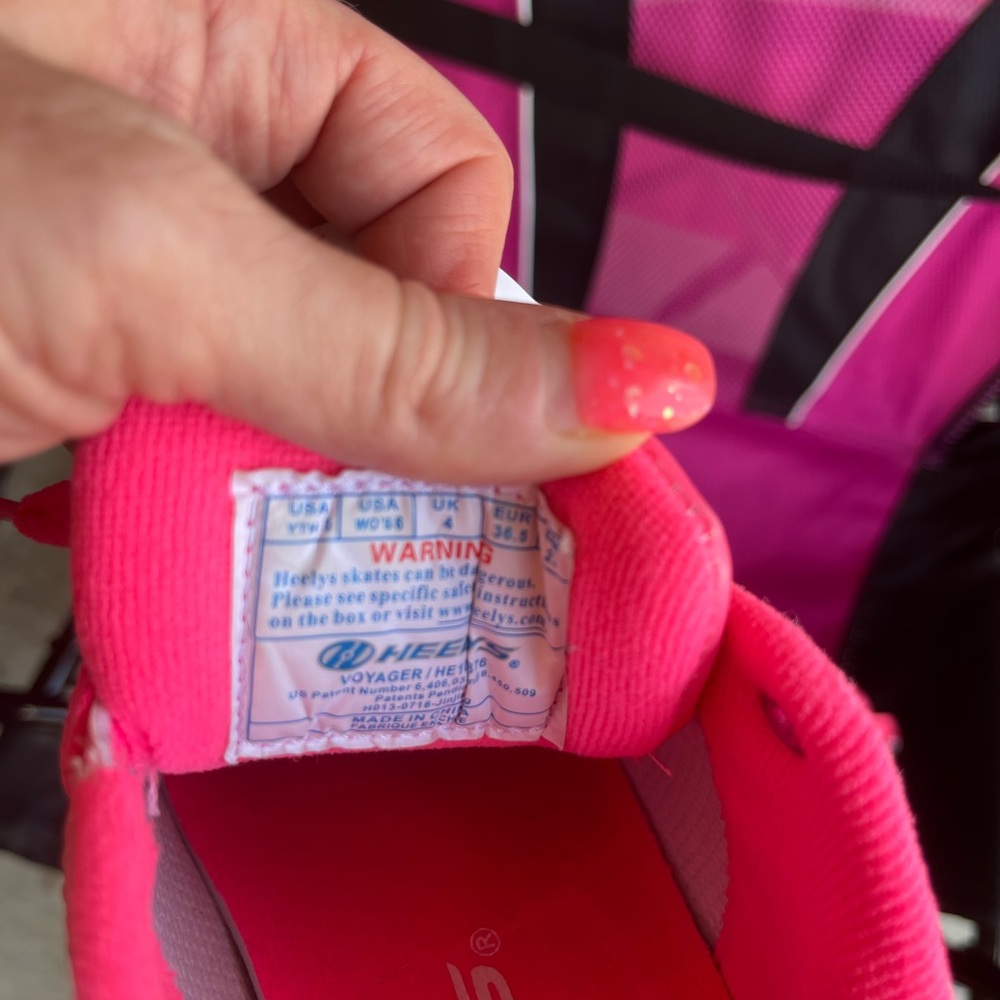 Girls size 4 Heely’s